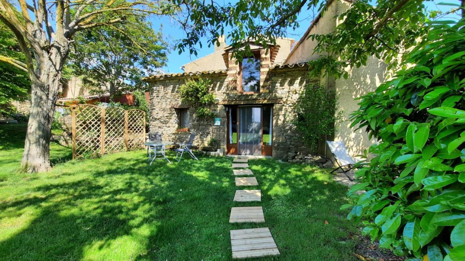 La Petite Maison Dans La Prairie Cassaignes Exterior foto